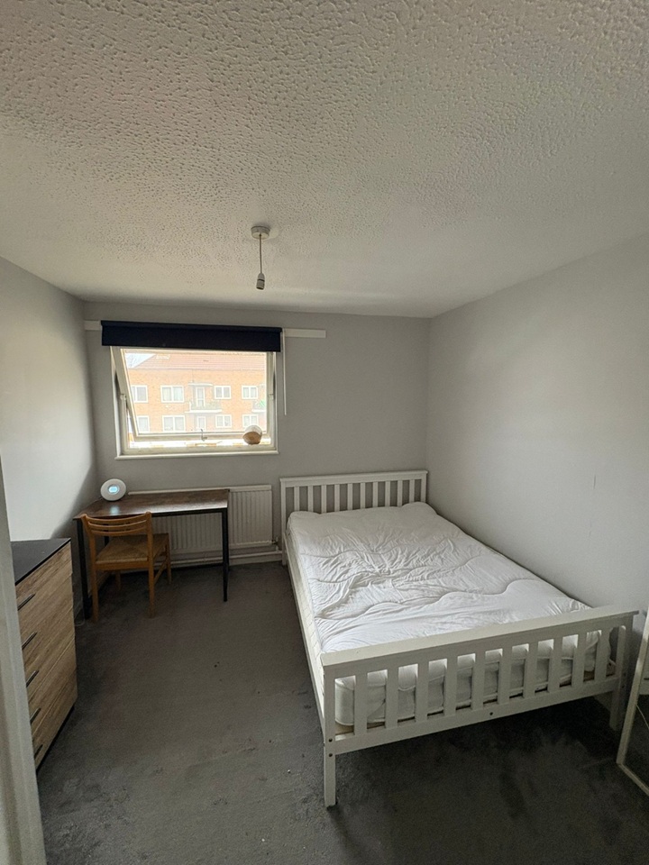 Room in a Shared Flat, Camberwell, SE5, N1 7GU