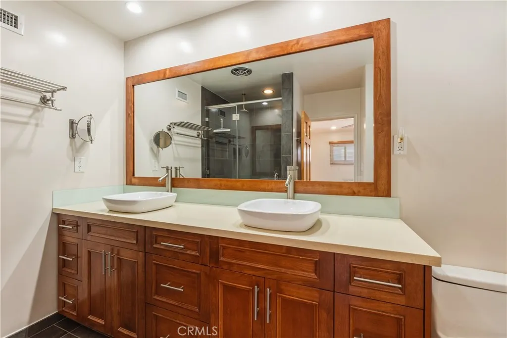 Additional image 25 of 828 Stevely Ave, Long Beach, CA 90815