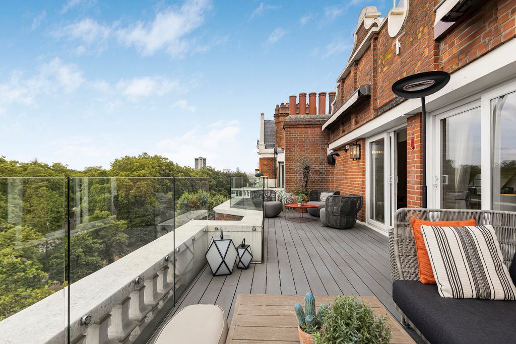 3 bed flat for saleAlbert Gate Court, Knightsbridge SW1X