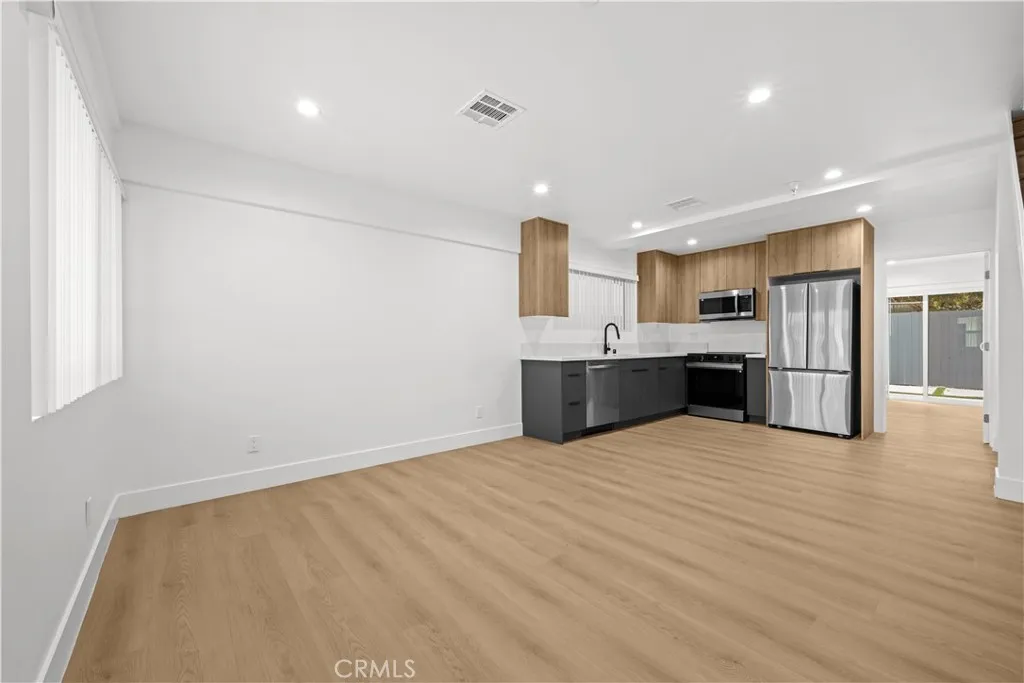 Additional image 13 of 2922 12th Avenue, Los Angeles, CA 90018