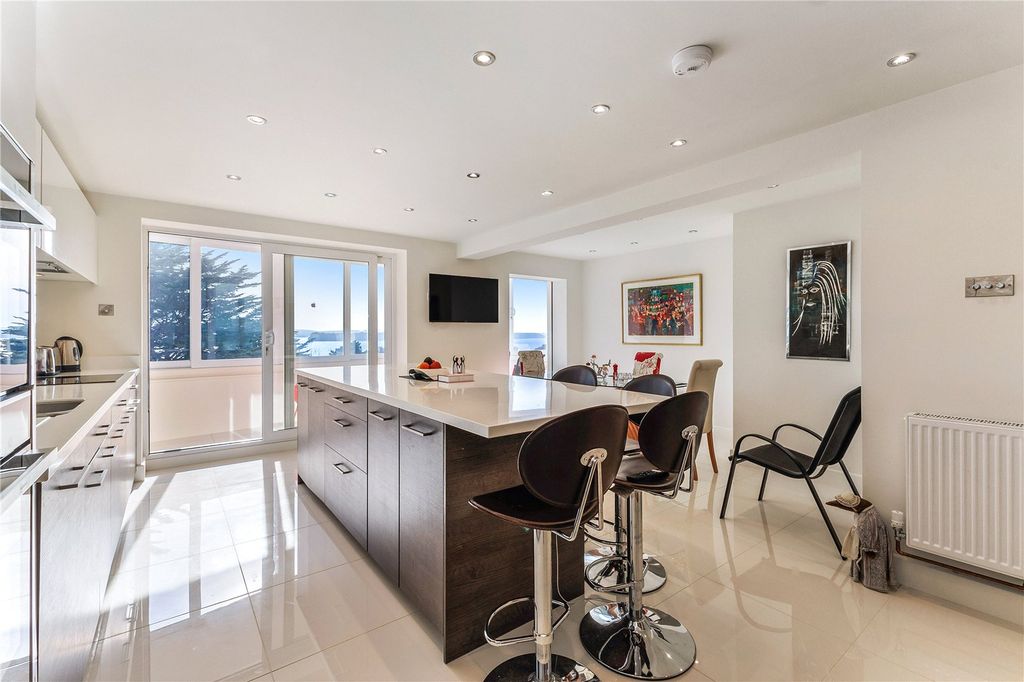 Additional image 5 of 3 bed flat for saleCliftons, 30 Nairn Road, Canford Cliffs, Poole BH13