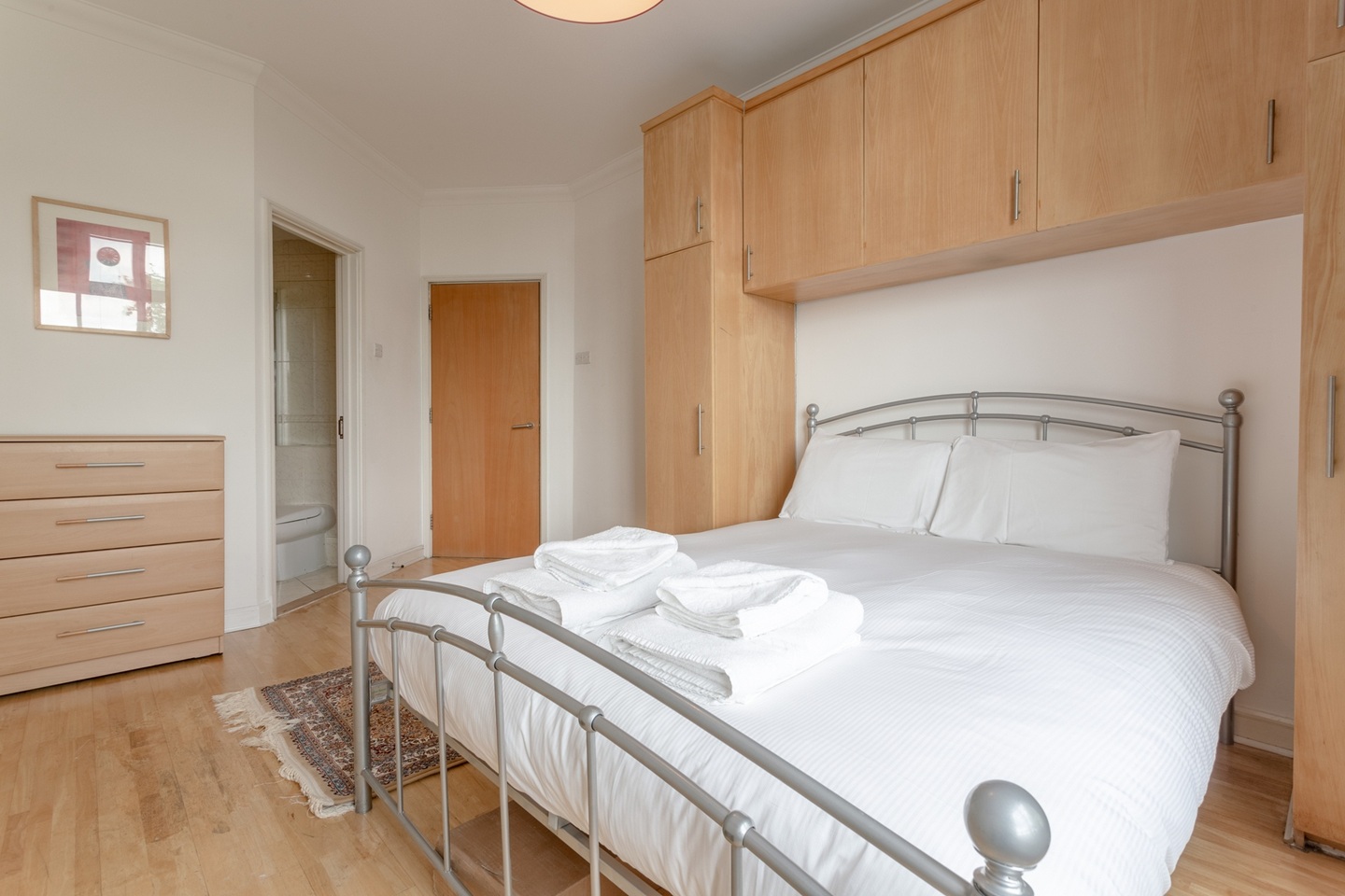 Additional image 5 of 2 Bed Flat, Trinity Square, EC3N, N1 7GU