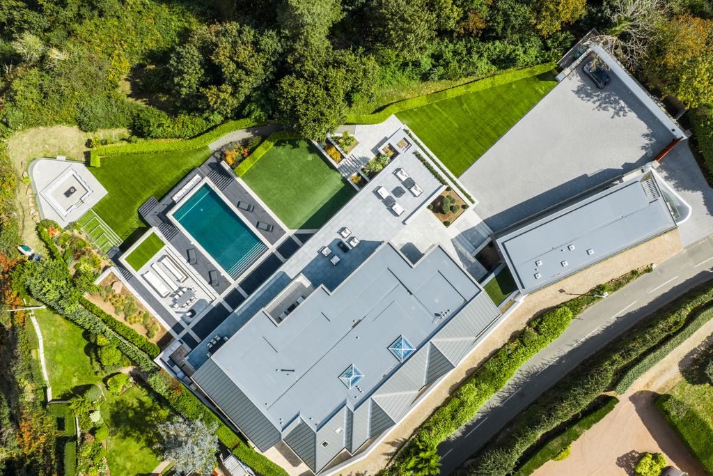 Additional image 6 of 7 bed detached house for saleLe Mont De Rozel, St. Martin, Jersey JE3