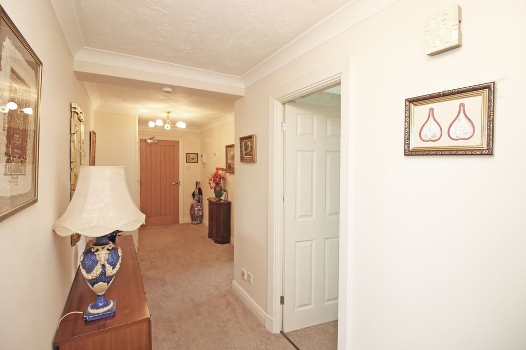 Additional image 9 of 2 bed flat for saleSandhurst Court, 3-5 South Promenade, Lytham St. Annes FY8