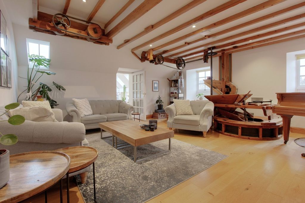 5 bed light industrial for saleLonghill, Elgin IV30 photo 2