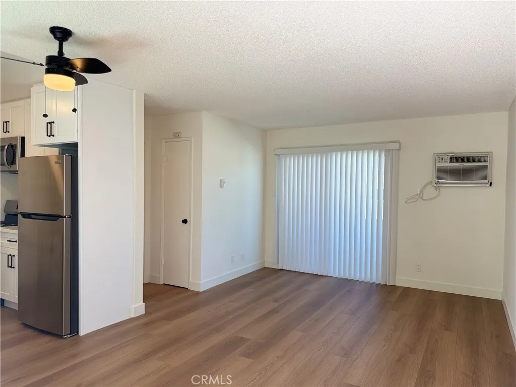 Additional image 2 of 18657 Collins Street Unit 19, Tarzana, CA 91356