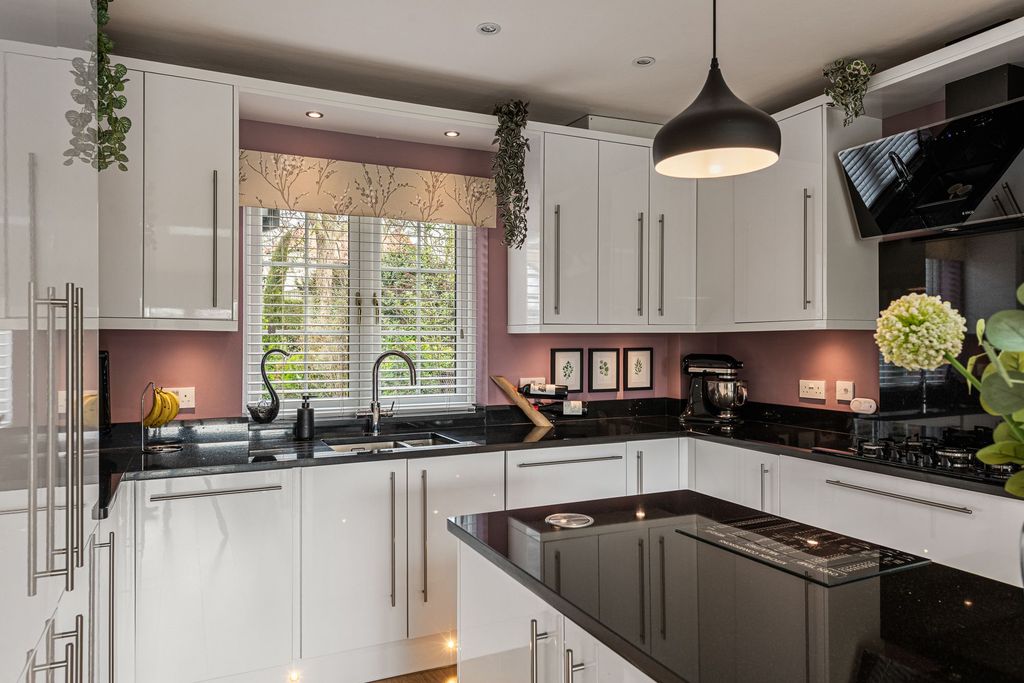 Additional image 6 of 4 bed detached house for saleThorpe Road, Peterborough PE3