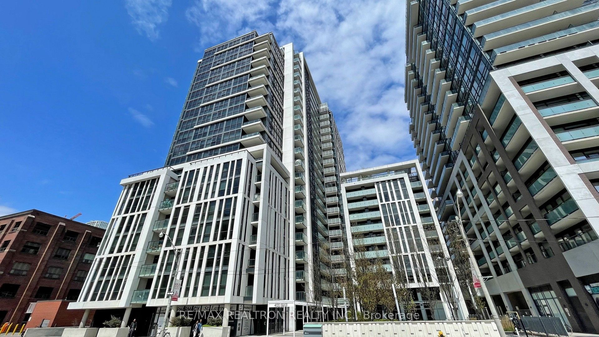 2002-400 Adelaide Street, Toronto, ON, M5A 1N4