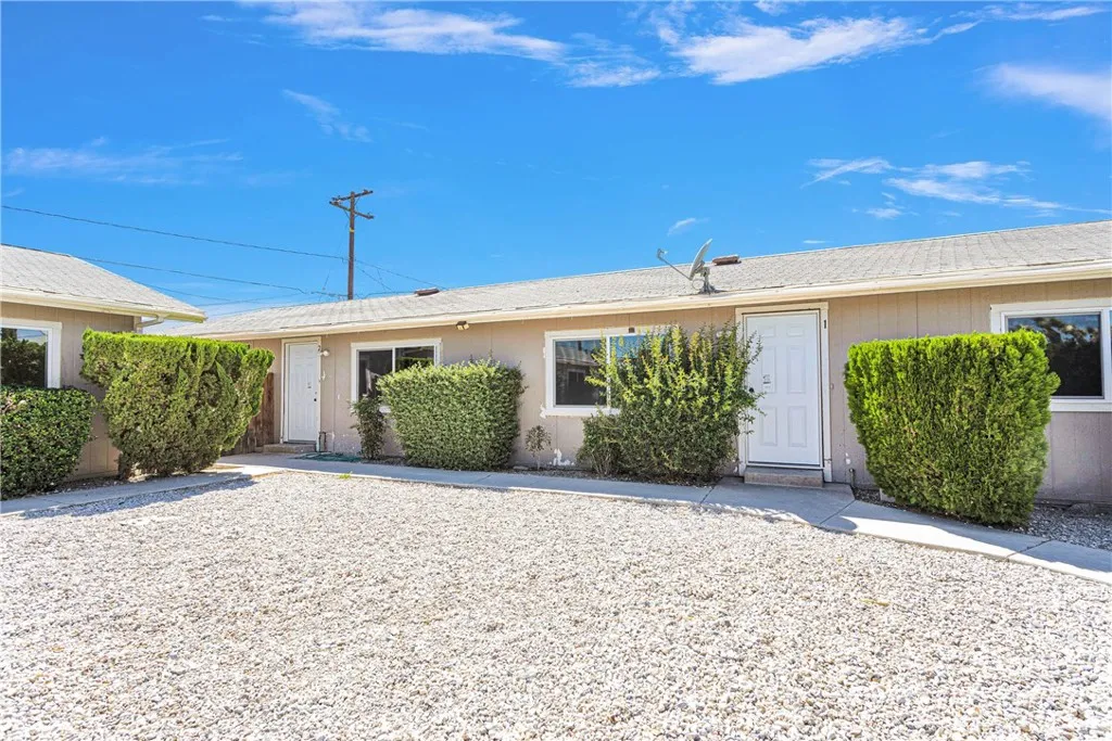 Additional image 2 of 20933 Sioux Road Unit 4, Apple Valley, CA 92308