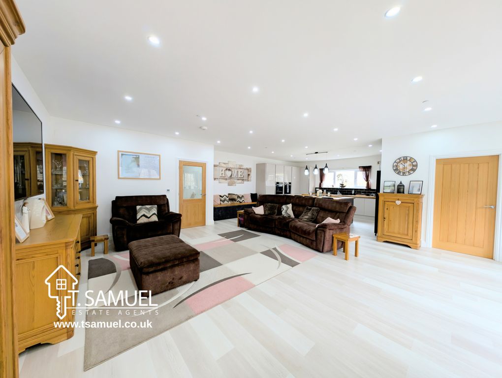 Additional image 10 of 5 bed detached house for saleGolwg Y Mynydd, Llanwonno Road, Mountain Ash CF45