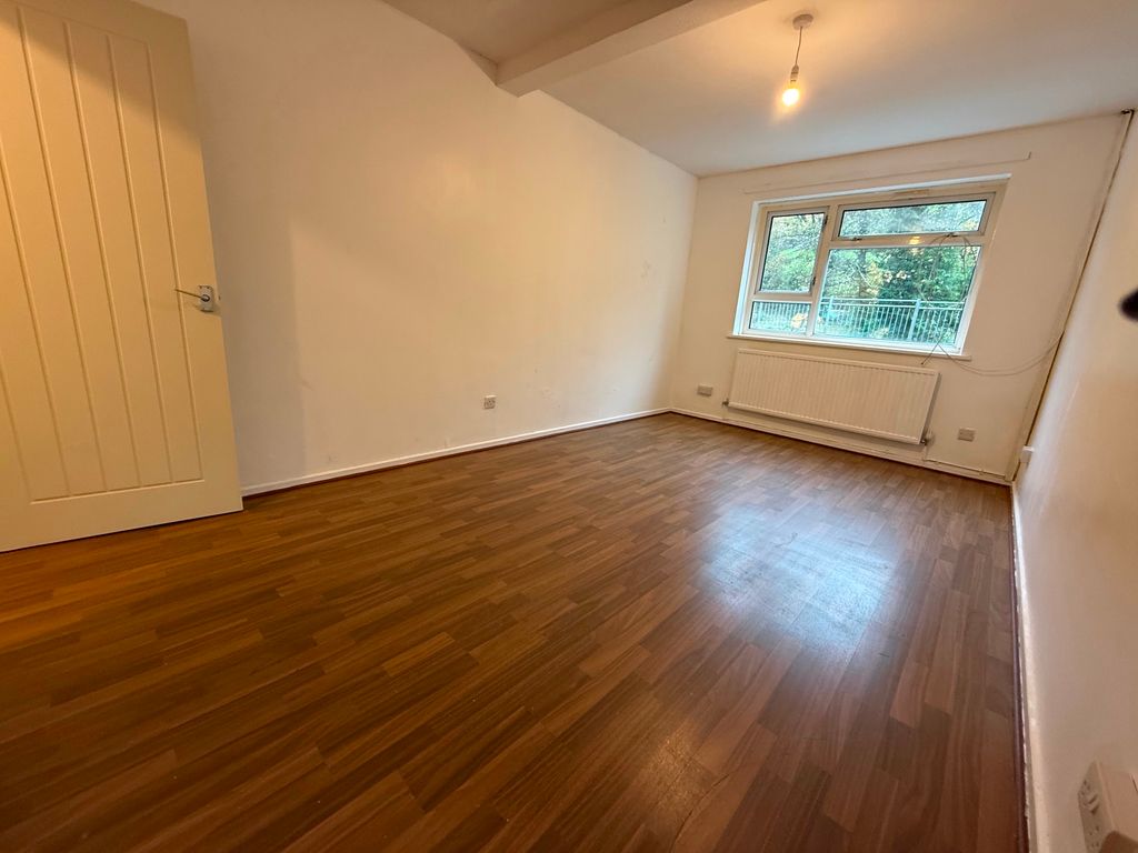 Additional image 4 of 2 bed flat for saleFlat, Belgrave Court, George Street, Pontnewynydd, Pontypool NP4