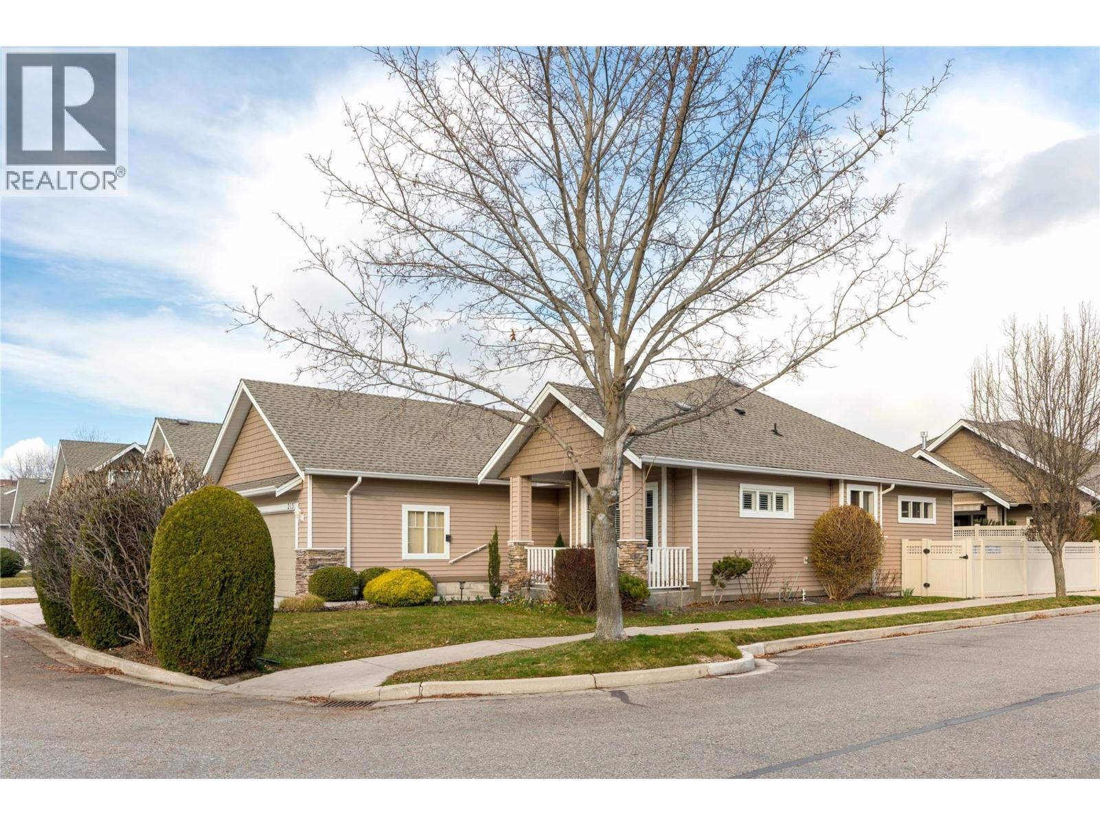 215-665 Cook Road, Kelowna, BC, V1W4T4