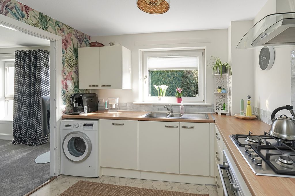 Additional image 6 of 2 bed flat for sale11 D'arcy Crescent, Mayfield, Dalkeith EH22
