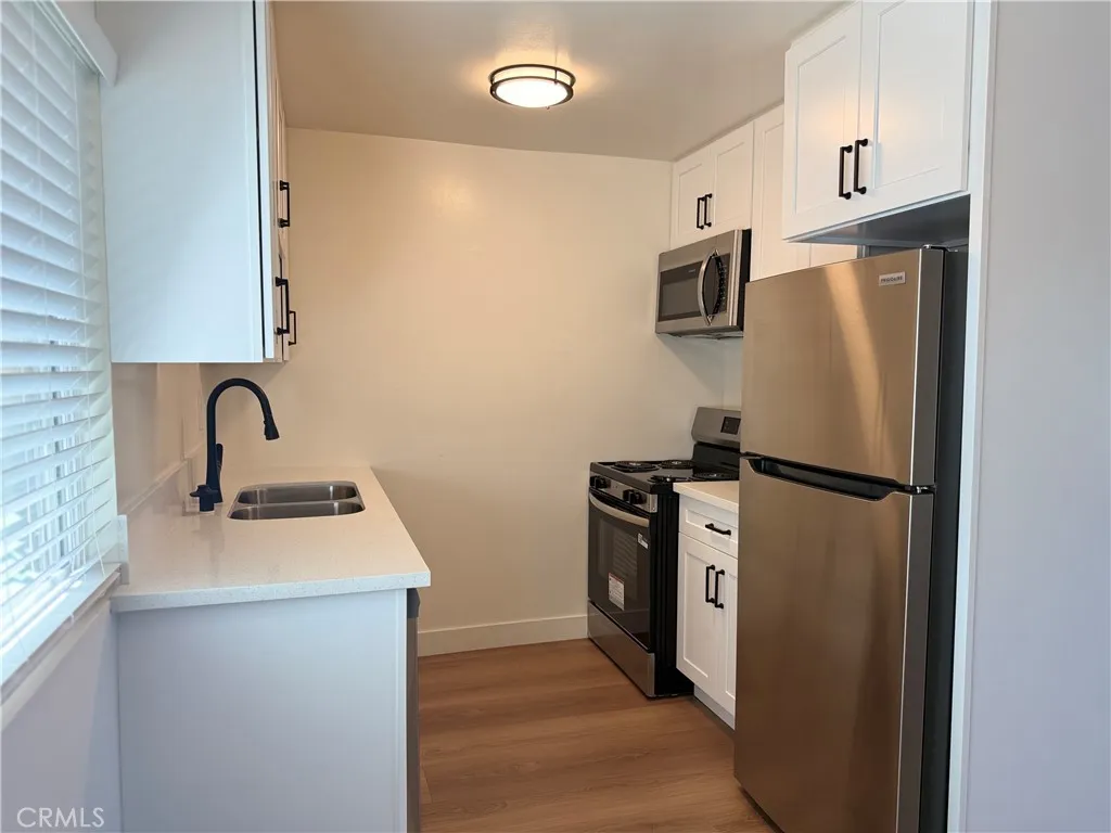 Additional image 4 of 18657 Collins Street Unit 19, Tarzana, CA 91356