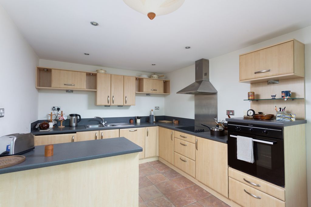 3 bed flat for saleWestgate Apartments, Leeman Road, York YO26 photo 5