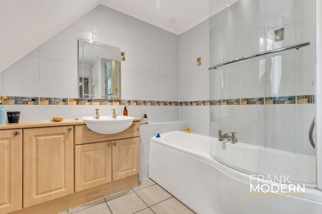 Additional image 40 of 5 bed semi-detached house for saleAbbey Place, Thorney PE6