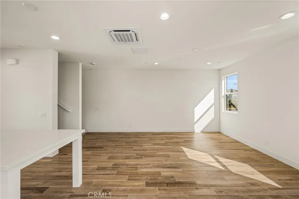 Additional image 48 of 19031 Main St #101, Huntington Beach, CA 92648