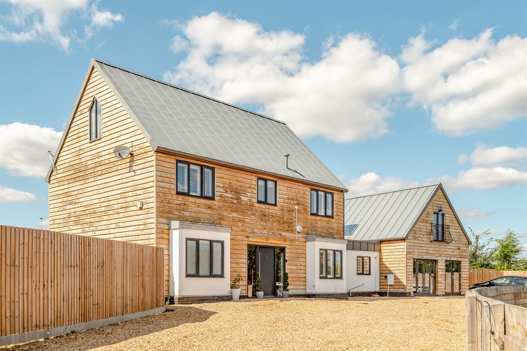 Additional image 2 of 7 bed detached house for saleWinsor Crescent, Hampton Vale, Peterborough PE7