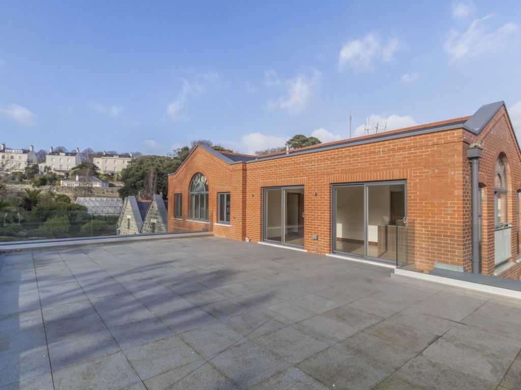 2 bed flat for saleSt Julians Avenue, St. Peter Port GY1