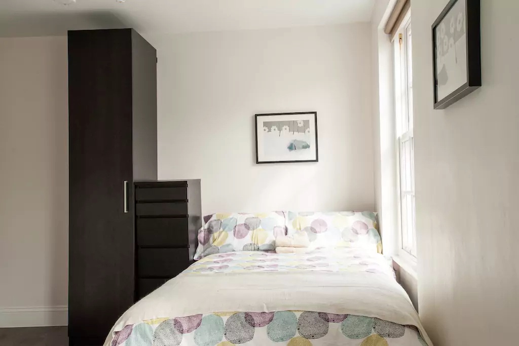 Additional image 3 of Studio Flat, Gloucester St, SW1V, N1 7GU