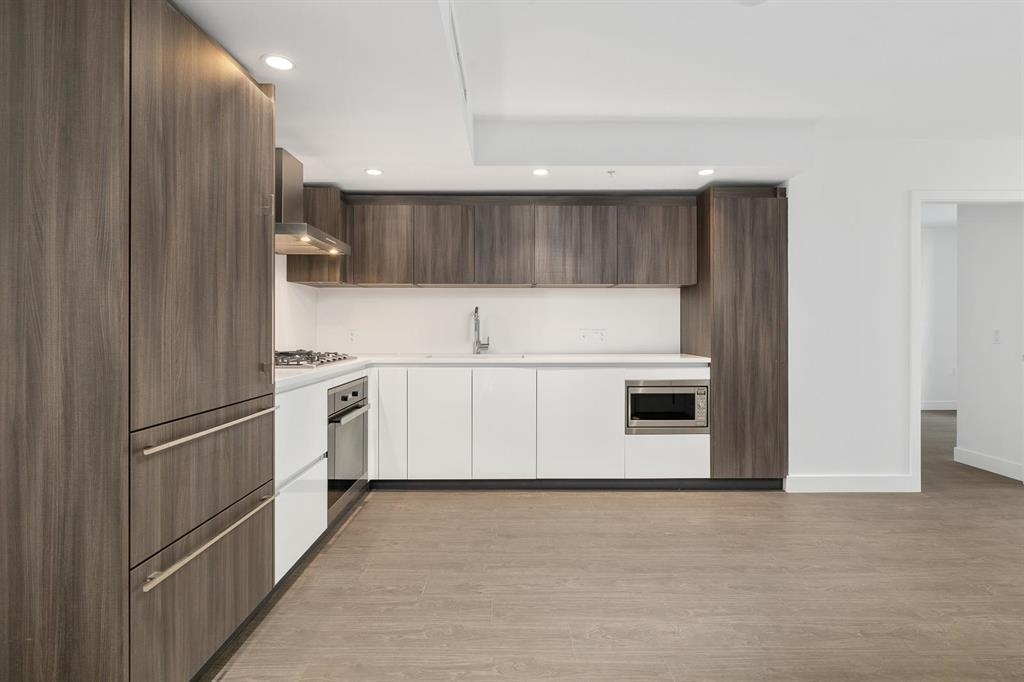 85X-6328 No. 3 Road, Richmond, BC, V6Y 0L6