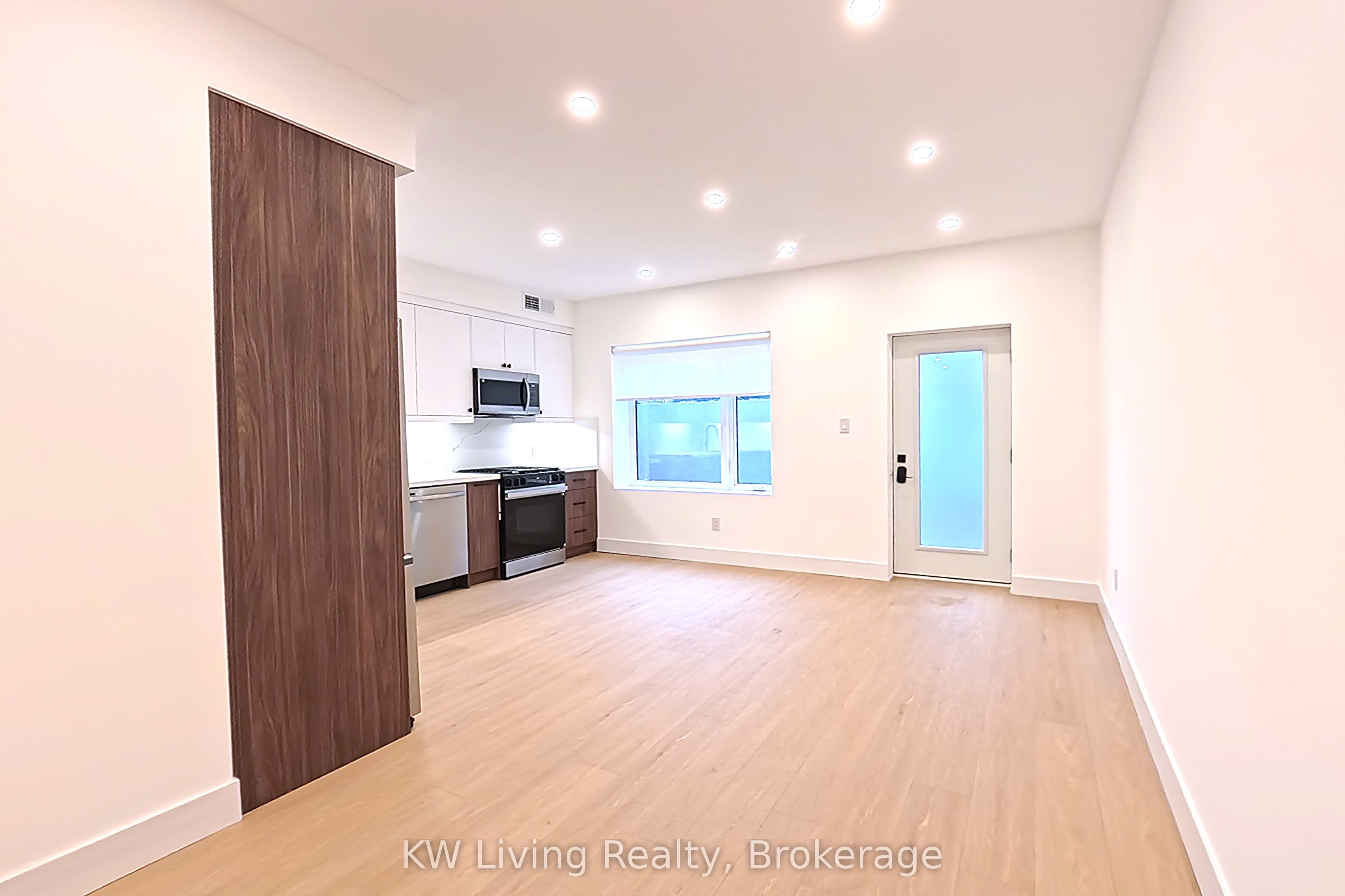 Additional image 5 of 101-712 Eglinton Avenue E, Toronto, ON, M4G 2K7