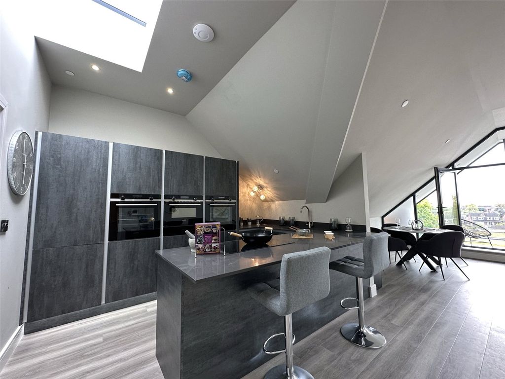 2 bed flat for saleNicker Hill, Keyworth, Nottingham, Nottinghamshire NG12 photo 2