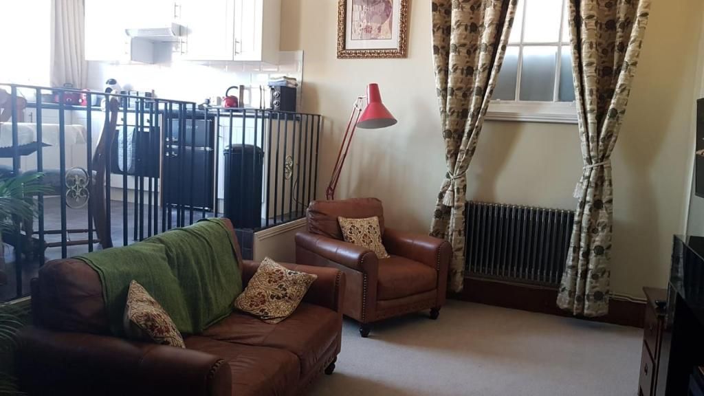 15 bed flat for saleStation Street, Swinton S64 photo 5