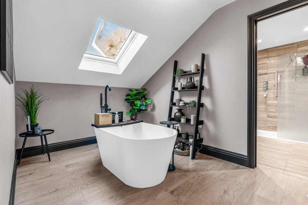 Additional image 23 of Canonsfield Road, Welwyn