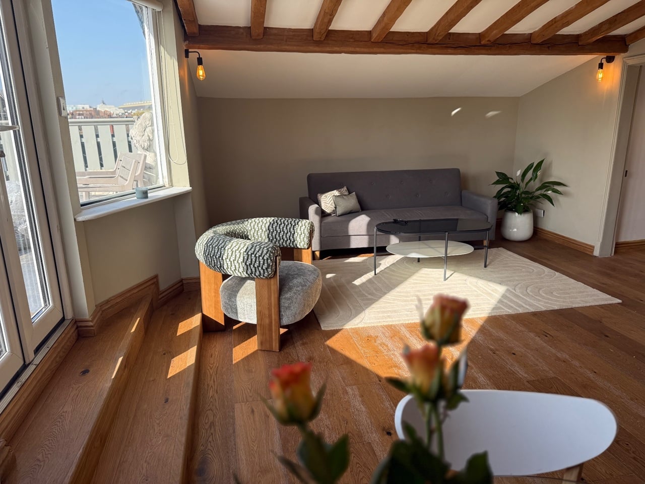 1 Bed Penthouse, Danbury St, N1, N1 7GU