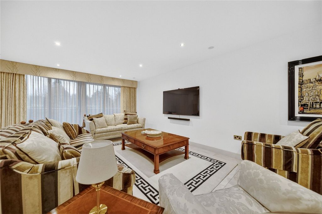 Additional image 3 of 3 bed flat for saleApartment B, High Winds, 513 Harrogate Road, Leeds, West Yorkshire LS17