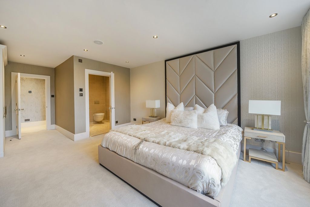 Additional image 29 of 7 bed detached house for saleLing Lane, Leeds LS14