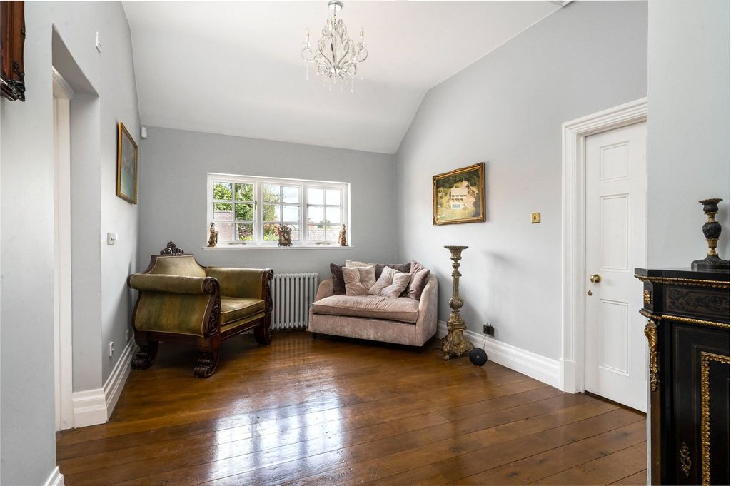 Additional image 16 of 5 bed detached house for saleChestnut Drive, Stretton Hall, Oadby, Leicester LE2
