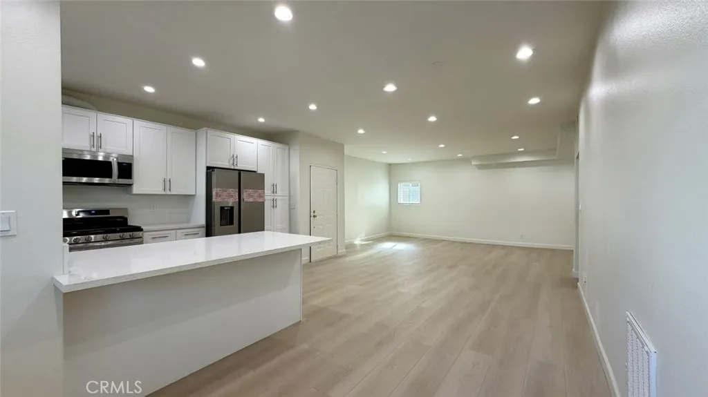 Additional image 3 of 310 E Providencia Avenue Unit 108, Burbank, CA 91502