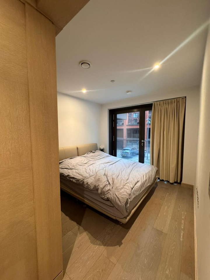 Additional image 11 of 2 Bed Flat, Viaduct Gardens, SW11, N1 7GU