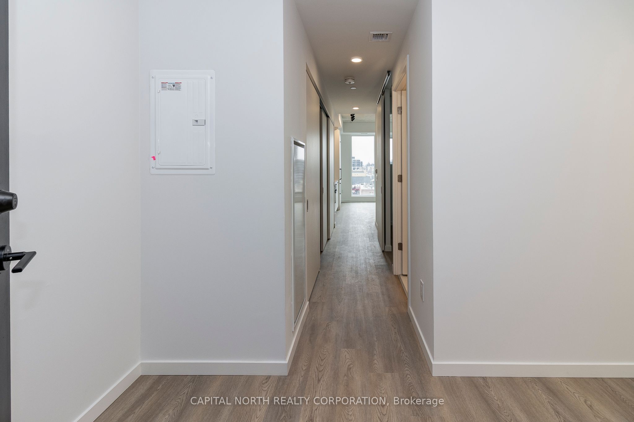 Additional image 2 of 709-689 The Queensway N/a, Toronto, ON, M8Y 0C8