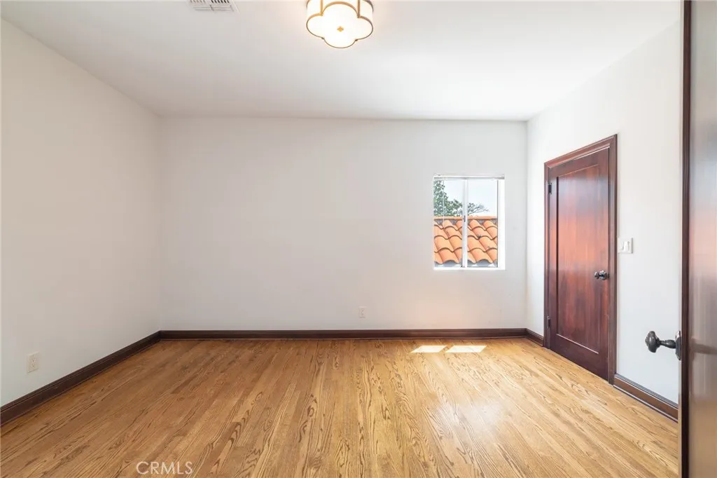 Additional image 15 of 1949 N Catalina Street, County - Los Angeles, CA 90027