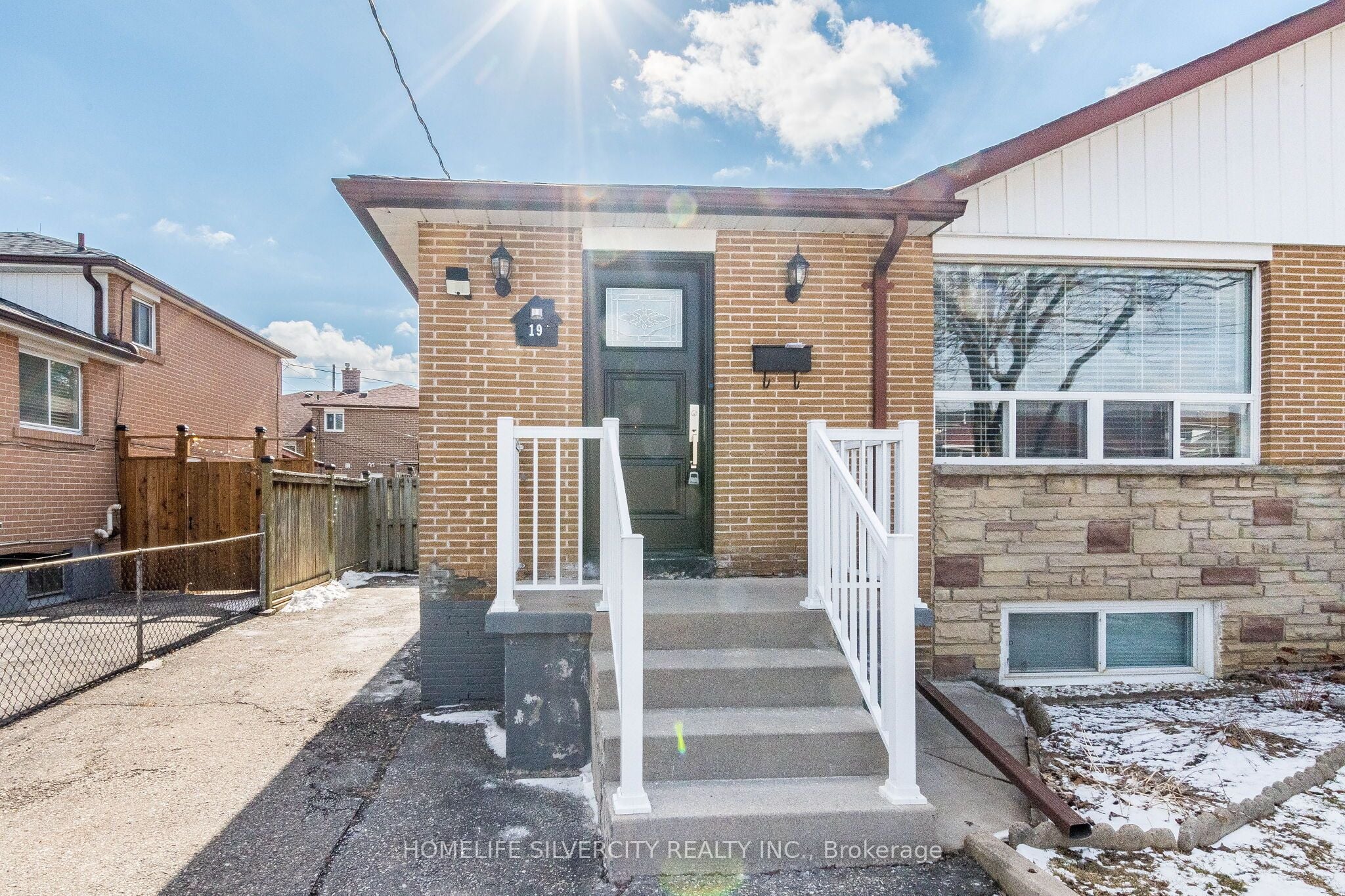 Additional image 2 of 19 Garfield Crescent, Brampton, ON, L6V 1V7