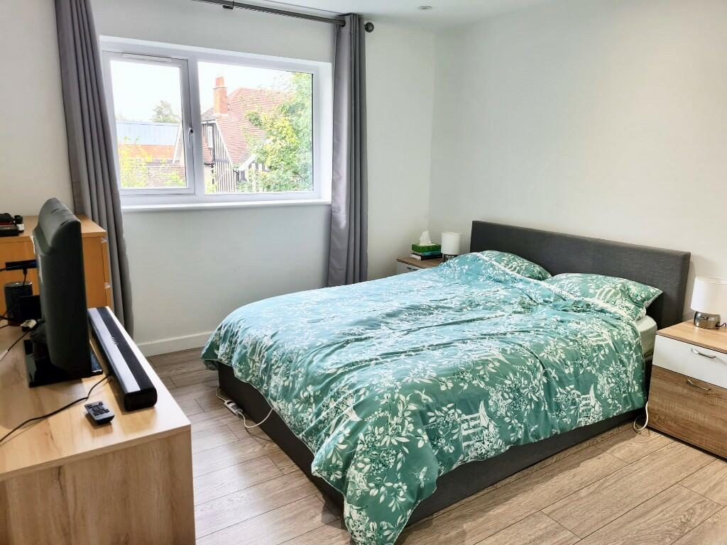 Additional image 11 of Hall Place Close, St. Albans, Hertfordshire, AL1 3SD