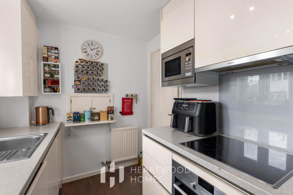 Additional image 4 of Park View Close, St. Albans, AL1 5TT