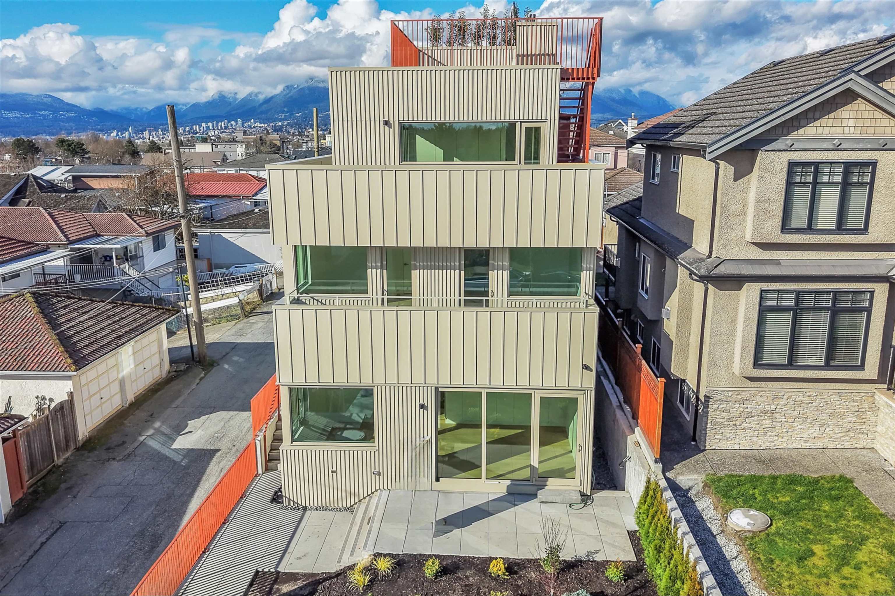 Additional image 2 of 1-2915 5th Avenue E, Vancouver, BC, V5M 1N6
