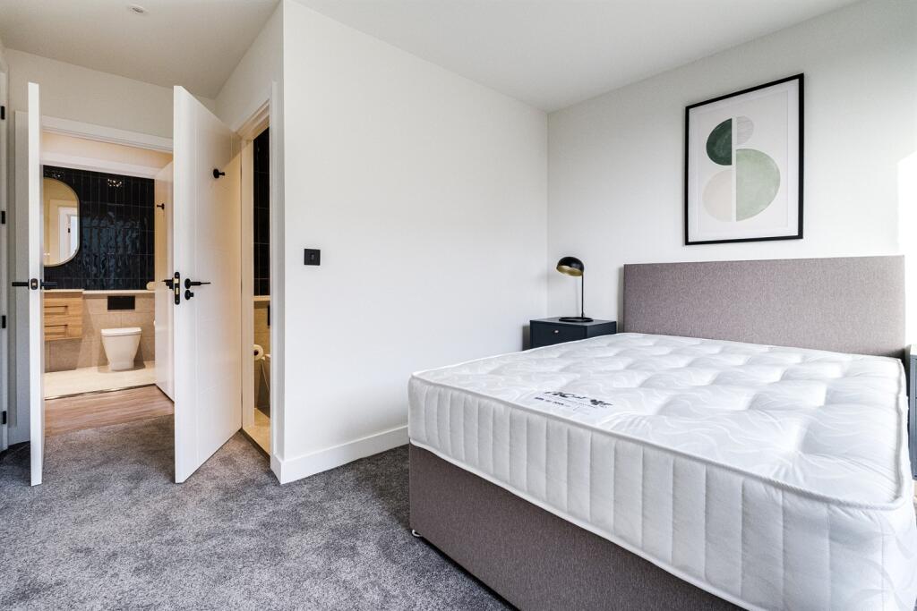 Additional image 13 of Belmont Wharf, Glasswater Locks, B4