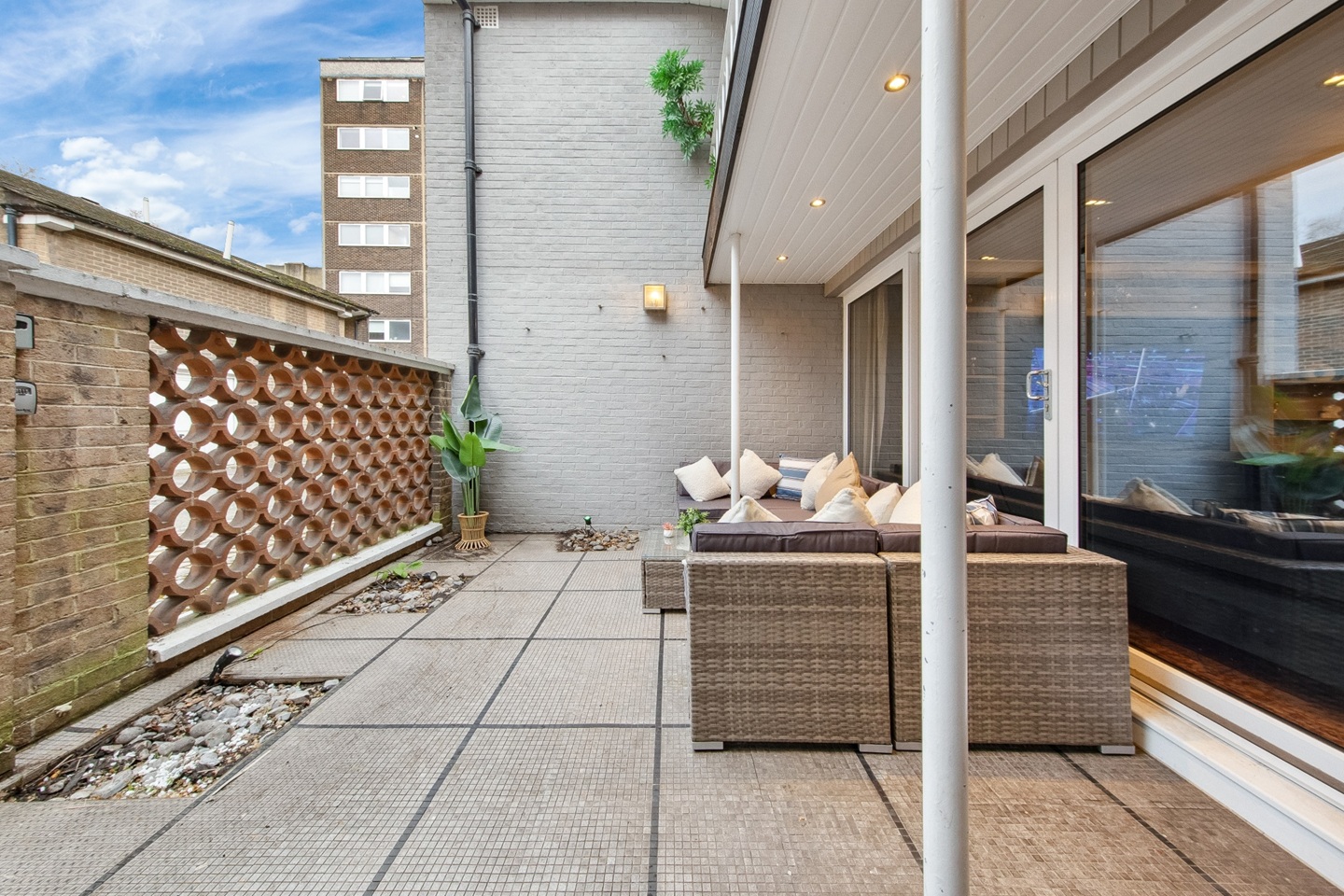 Additional image 24 of 4 Bed Flat, William Mews, SW1X, N1 7GU