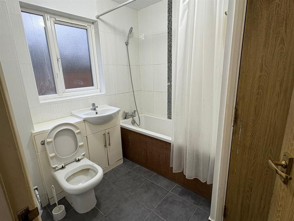 Additional image 11 of Tudor Close, Hatfield