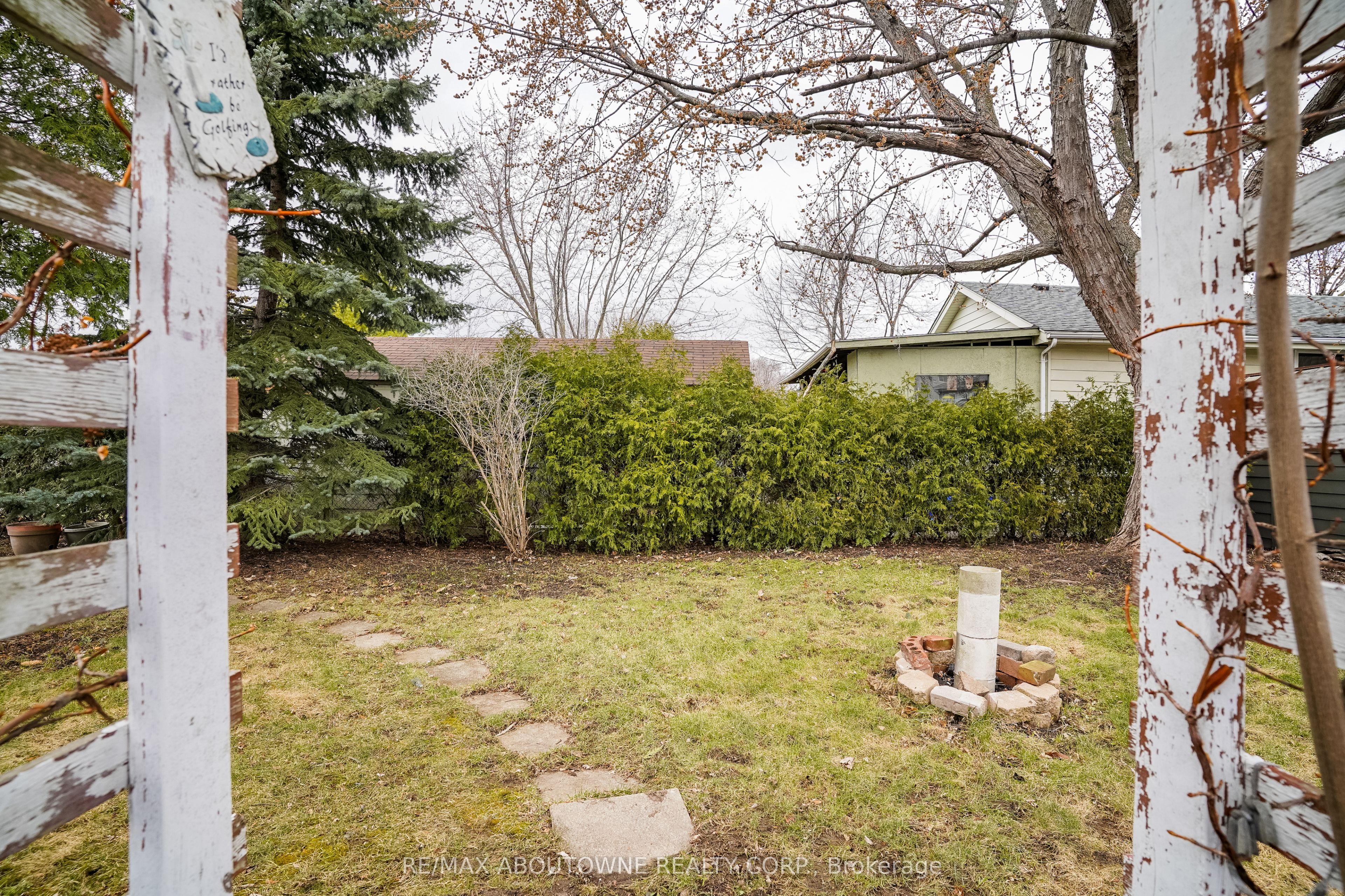 Additional image 6 of 96 Mohawk Road E