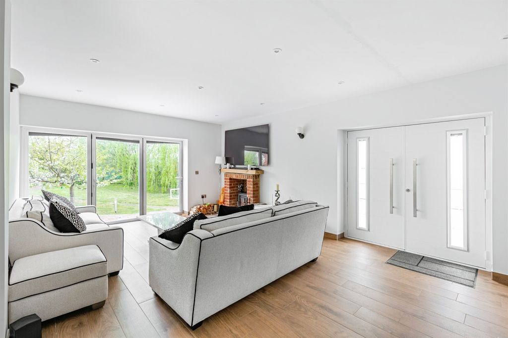 Additional image 20 of 9 bed detached house for saleBarton Road, Barton Seagrave, Kettering NN15