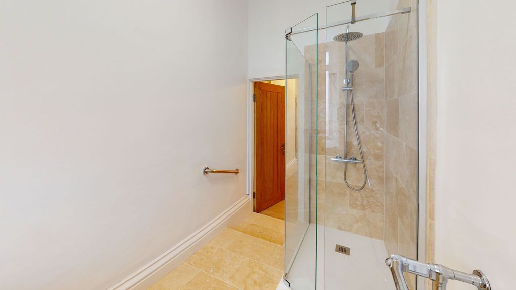 Additional image 18 of 2 bed flat for saleThe Esplanade, The Hoe PL1