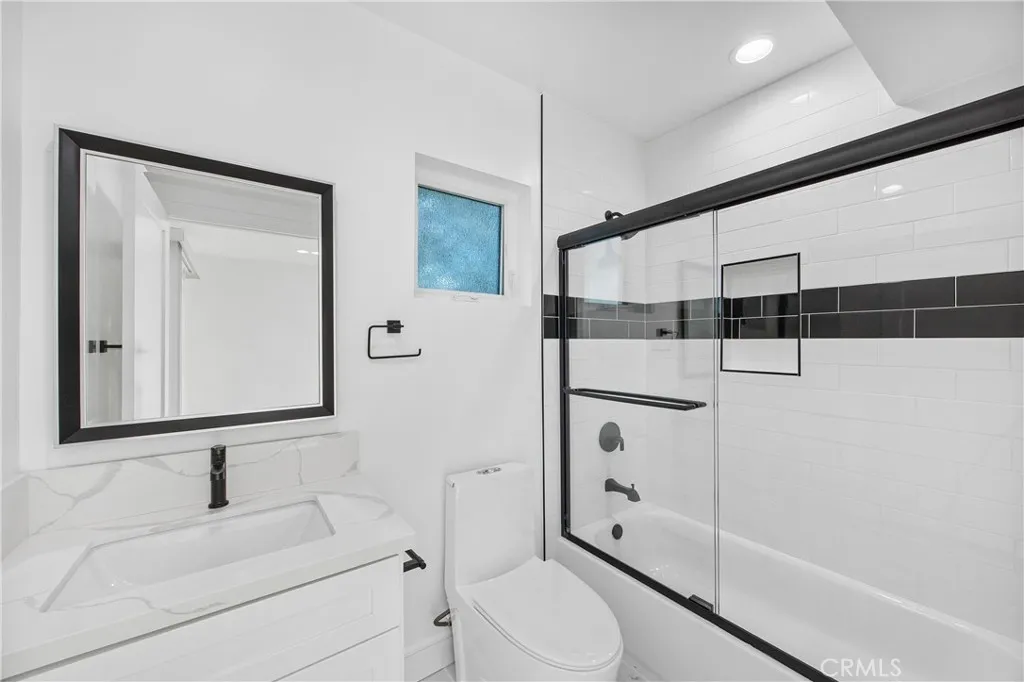 Additional image 13 of 14420 Tiara St, Van Nuys, CA 91401