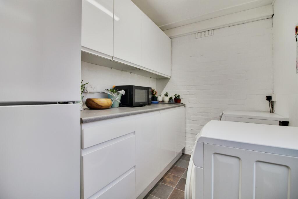 Additional image 9 of Woodhall Lane, Welwyn Garden City