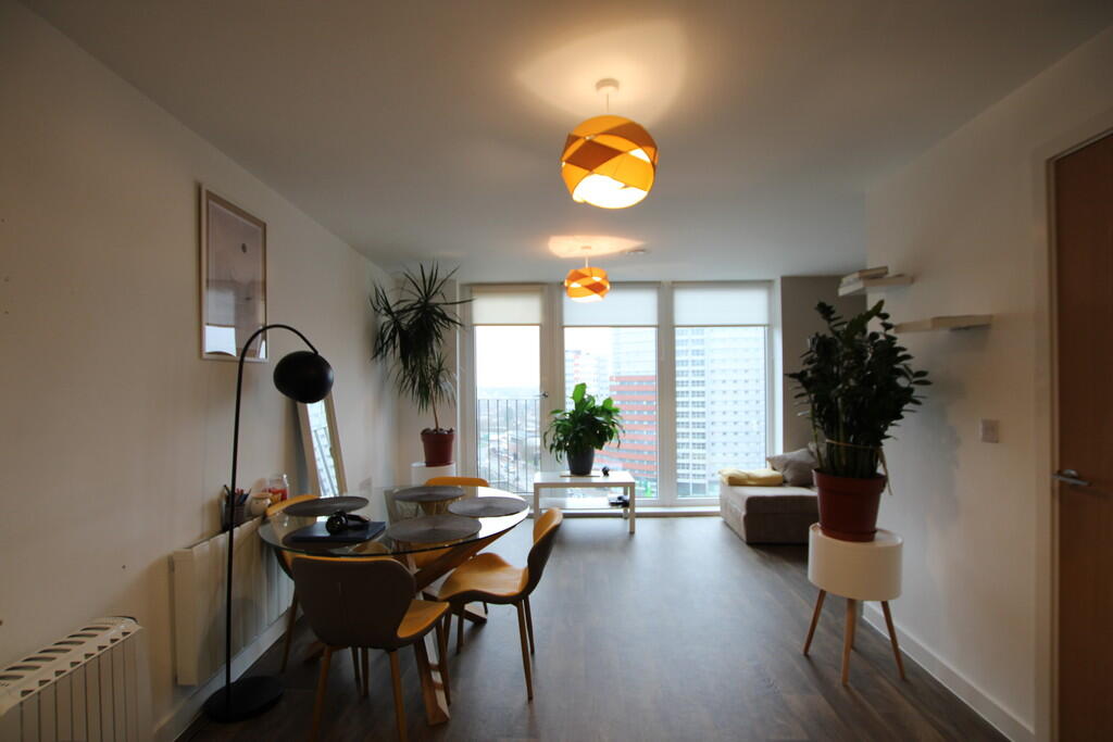 Additional image 9 of Lincoln Apartments, Lexington Gardens, Park Central, B15